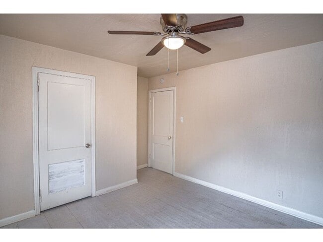 property at 1003 Poinsettia St