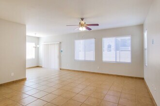 34806 N 31st Ave in Phoenix, AZ - Foto de edificio - Building Photo