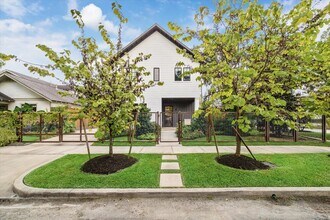 1136 Woodland St in Houston, TX - Building Photo - Building Photo
