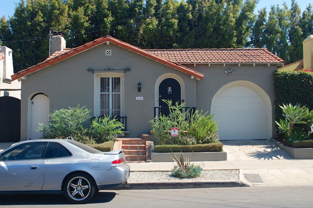 7308 Waring Ave in West Hollywood, CA - Building Photo