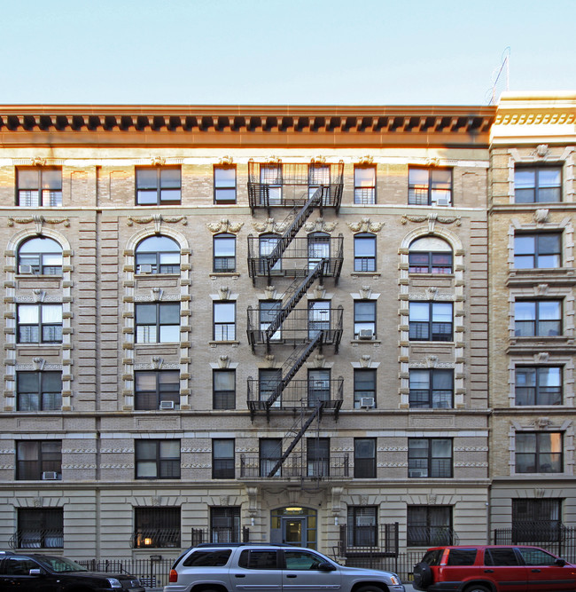 216-218 W 111th St in New York, NY - Building Photo - Building Photo