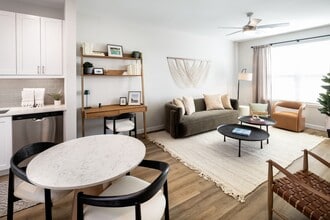 Avalon Tech Ridge in Pflugerville, TX - Building Photo - Building Photo