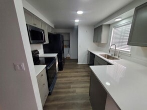 14905 S Redwood Rd in Bluffdale, UT - Building Photo - Building Photo