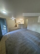 Forest Green Apartments in Beaverton, OR - Foto de edificio - Building Photo