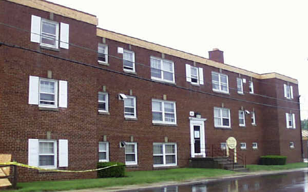 Patrick Henry Apartments in Arlington, VA - Building Photo - Building Photo