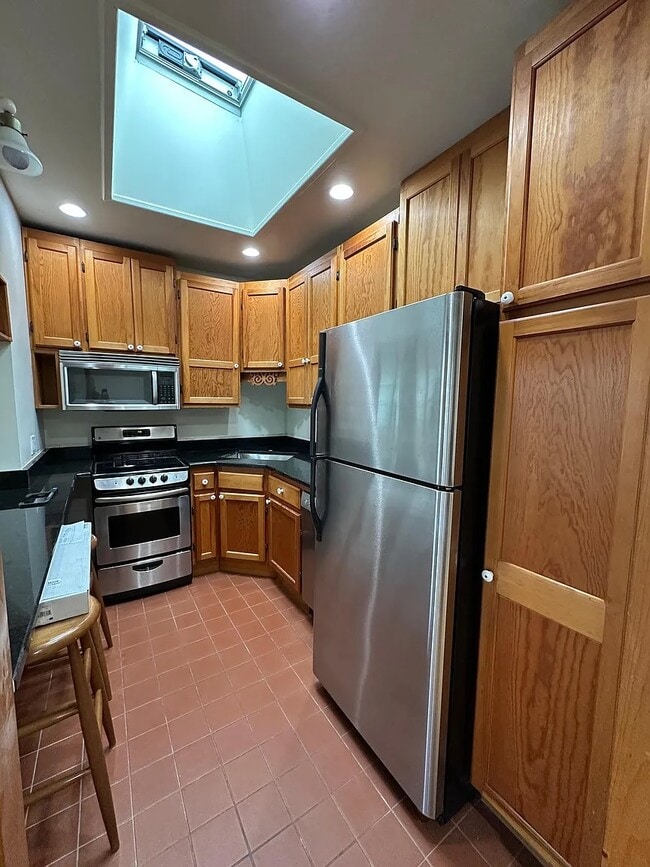 439 Main St, Unit 3