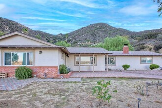 18261 Sanders Dr in Lake Elsinore, CA - Building Photo - Building Photo