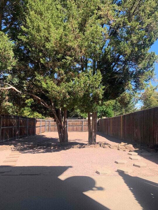 2530 Taylor Ln in Pueblo, CO - Foto de edificio