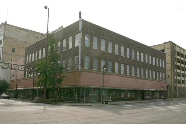 New Ideal Lofts in Birmingham, AL - Foto de edificio - Building Photo