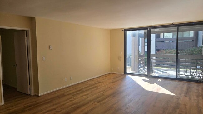 7777 W 91st St in Los Angeles, CA - Building Photo - Building Photo