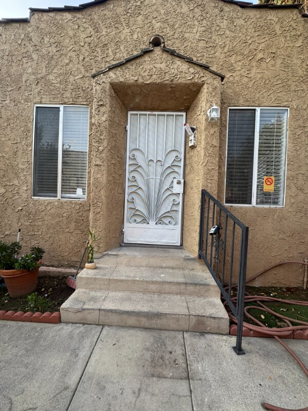 1286 S Plymouth Blvd-Unit -1294 1.2 in Los Angeles, CA - Building Photo - Building Photo