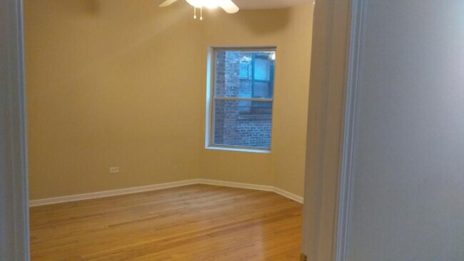6945 S Dorchester Ave in Chicago, IL - Building Photo - Building Photo