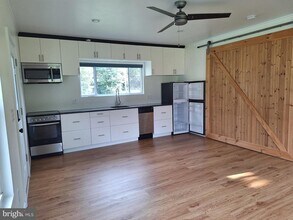 928 Nixon Dr in Mechanicsburg, PA - Building Photo - Building Photo