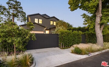 3764 Mountain View Ave in Los Angeles, CA - Building Photo - Building Photo