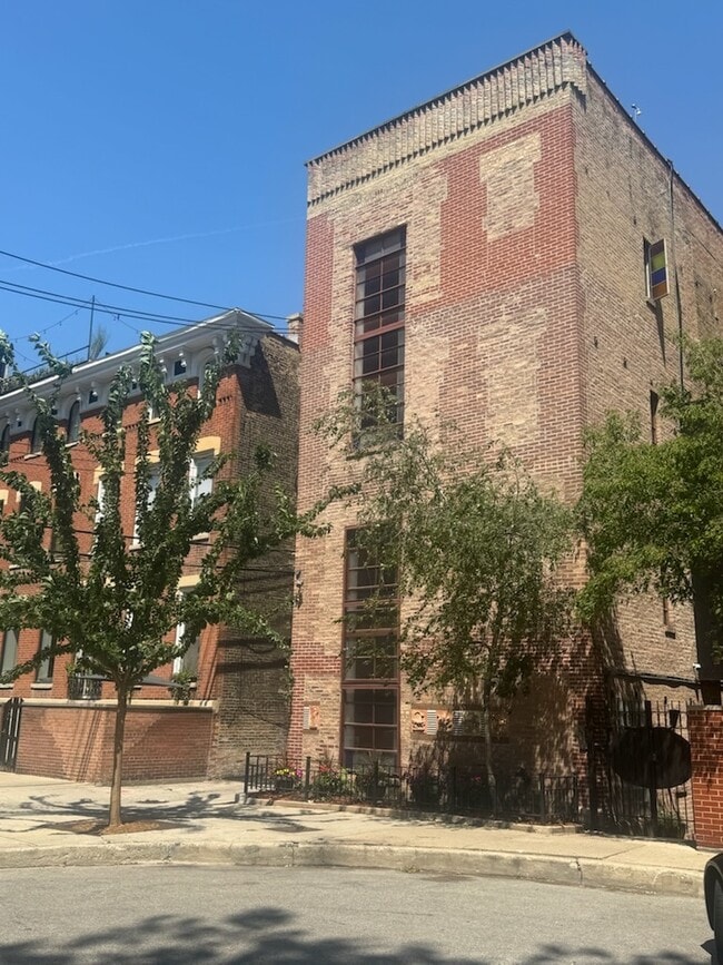 property at 160 W Burton Pl