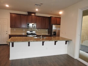 3230 Chelmer Way in Rancho Cordova, CA - Building Photo - Building Photo