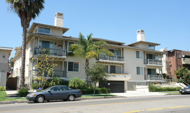 4105 Tujunga Ave in Studio City, CA - Foto de edificio - Building Photo