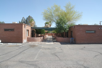 2554-2564 E Lester St in Tucson, AZ - Building Photo - Building Photo