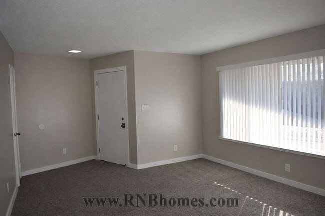 6049 Northcrest Cir in Carmichael, CA - Building Photo - Building Photo