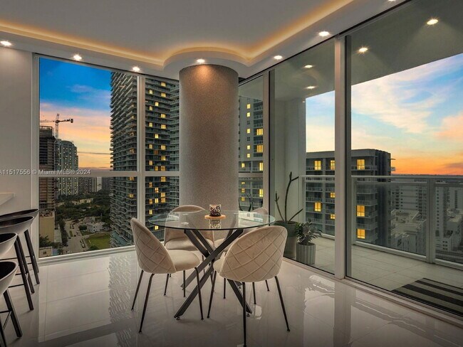 1080 Brickell Ave in Miami, FL - Building Photo - Building Photo