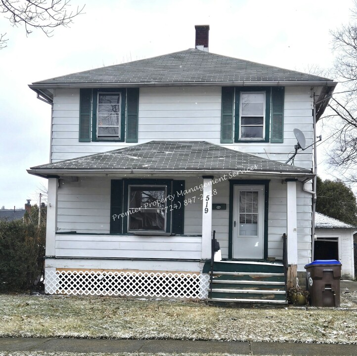 519 Wengler Ave in Sharon, PA - Building Photo
