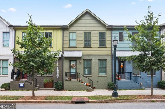 property at 1081 Crest Cir SE