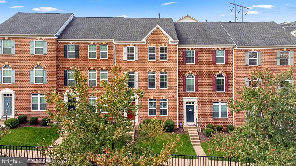 2313 Merseyside Dr in Woodbridge, VA - Building Photo