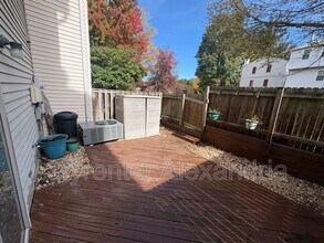 5822 Bridgetown Ct in Burke Centre, VA - Building Photo - Building Photo