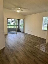 2841 N Oakland Forest Dr, Unit 211 in Oakland Park, FL - Building Photo