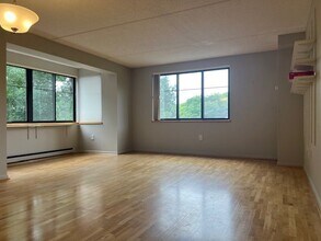100 Ledgewood Dr, Unit 515 in Stoneham, MA - Foto de edificio - Building Photo