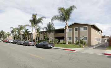 Sundance West in Costa Mesa, CA - Building Photo - Building Photo