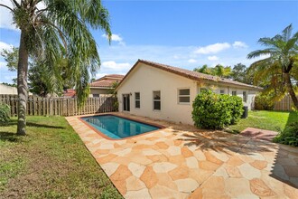 14711 Vista Verdi Rd in Davie, FL - Foto de edificio - Building Photo