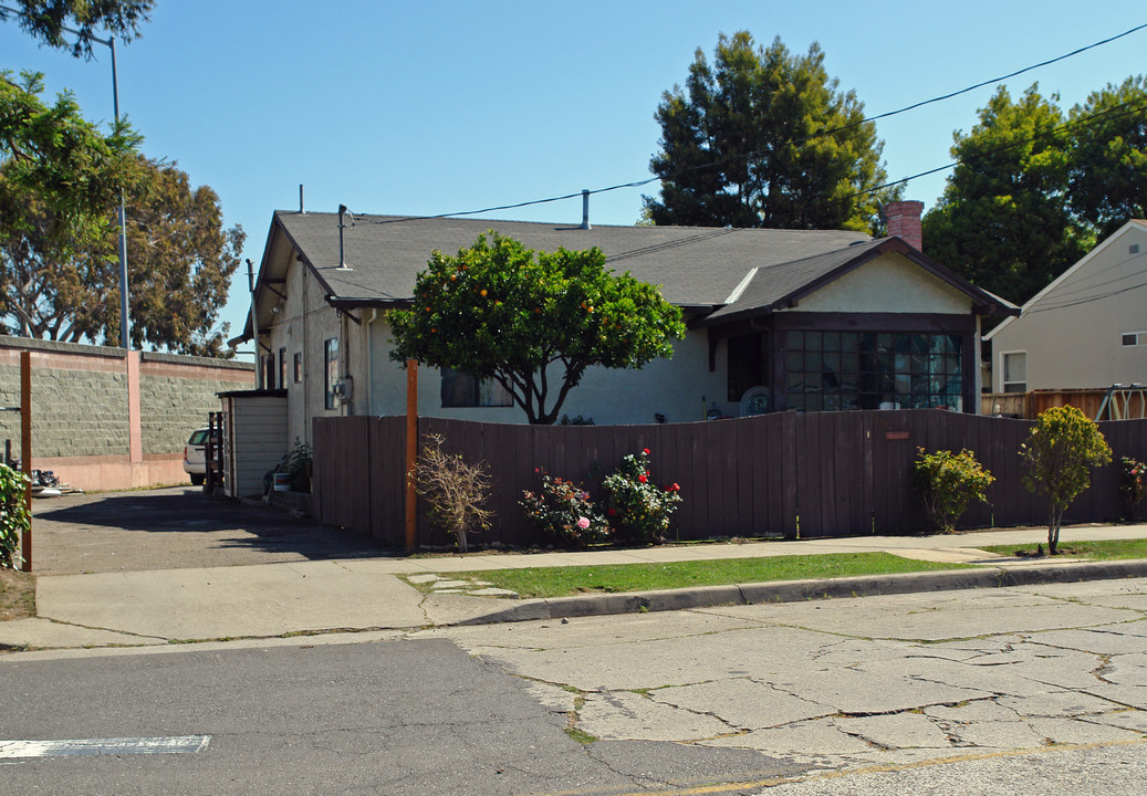 409 S Idaho St in San Mateo, CA - Building Photo