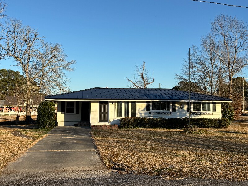 925 Rabon Rd in Aynor, SC - Foto de edificio