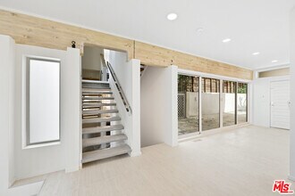 1591 Lindacrest Dr in Beverly Hills, CA - Building Photo - Building Photo
