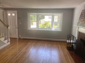 131 Hibbert St in Arlington, MA - Building Photo - Building Photo