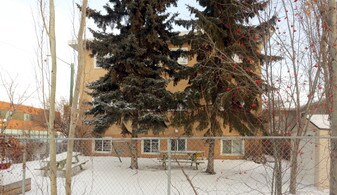 10625 107th Ave NW in Edmonton, AB - Building Photo