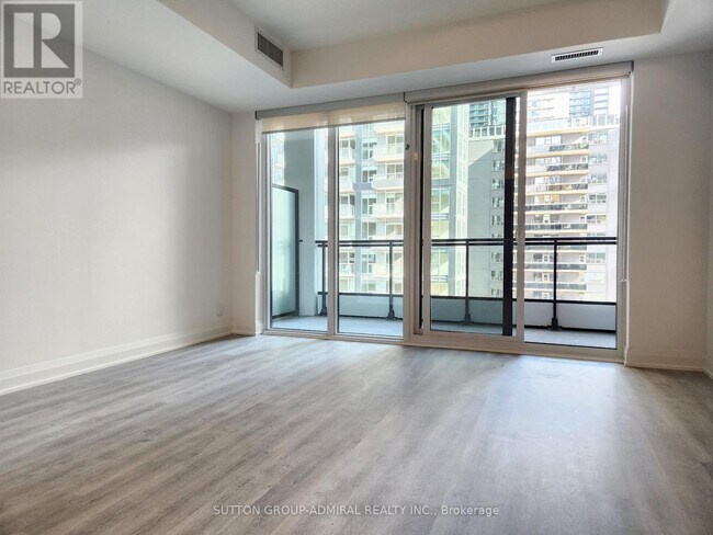 65 Broadway Ave in Toronto, ON - Building Photo - Building Photo