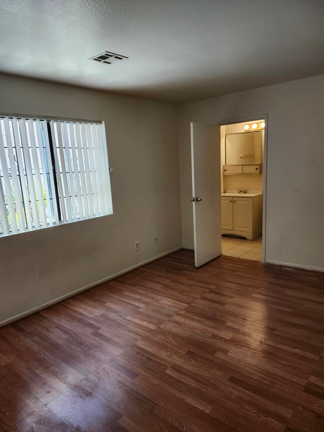 5339 Retablo Ave, Unit 5339 Retablo ave#1 in Las Vegas, NV - Building Photo - Building Photo