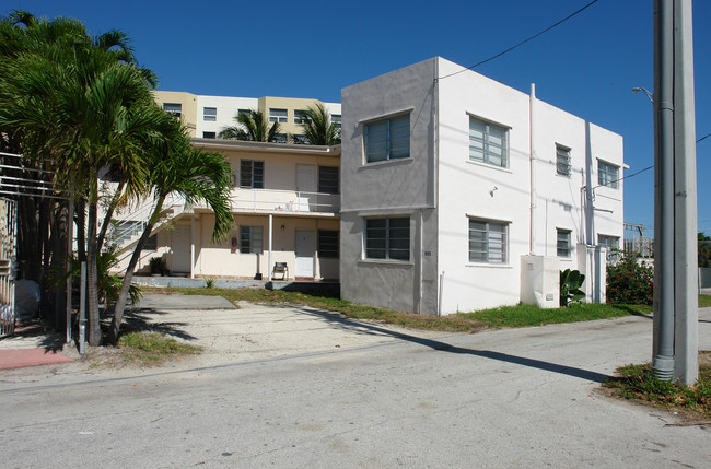 8635 Harding Ave in Miami Beach, FL - Building Photo - Building Photo