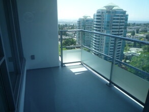 6688 Arcola St in Burnaby, BC - Building Photo - Building Photo