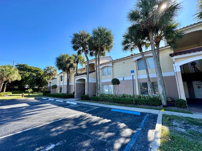 property at 815 Boynton Beach Blvd