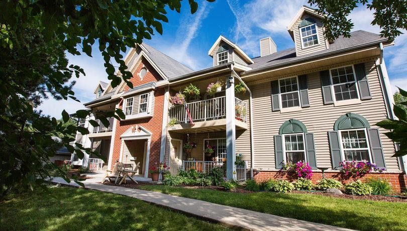 Foxwood Crossing Apartments in Greenfield, WI - Foto de edificio