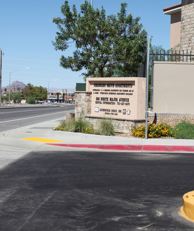 Coronado Drive Apartments in Henderson, NV - Foto de edificio - Building Photo