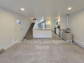 2475 Yew Street Rd in Bellingham, WA - Building Photo - Building Photo