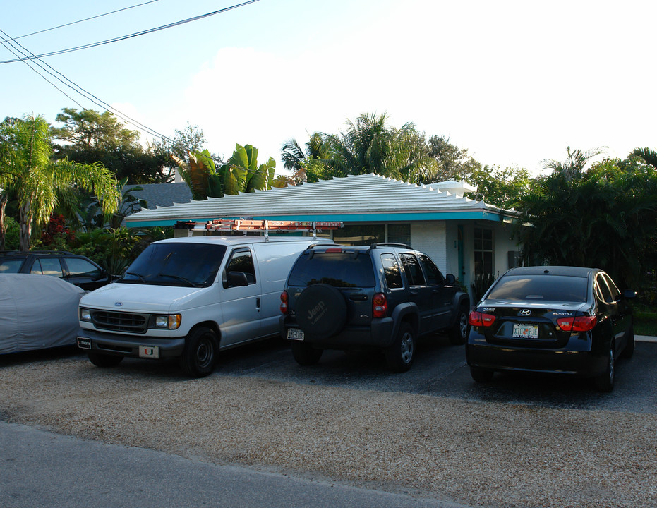 804 NE 17th Ter in Fort Lauderdale, FL - Building Photo