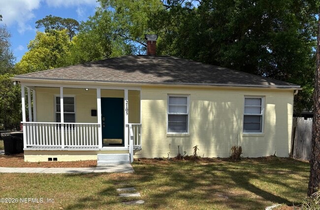 property at 2105 Kingswood Rd