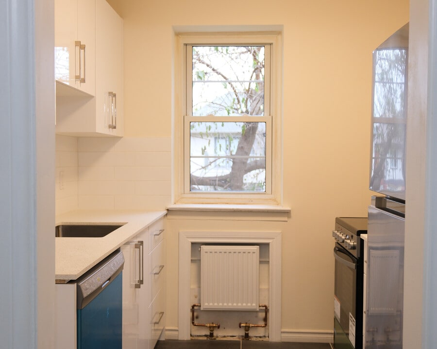 Montgomery Apartments in Toronto, ON - Building Photo