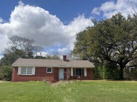 3544 Southmont Dr in Montgomery, AL - Building Photo