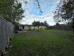 10932 Dunaway Dr in Dallas, TX - Building Photo - Building Photo